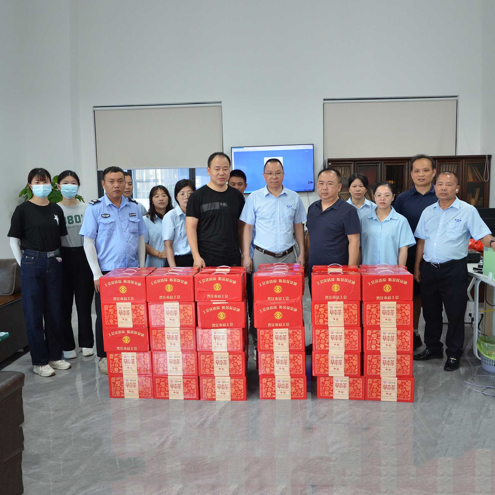 清涼關懷至優安納，工會助力戰高溫